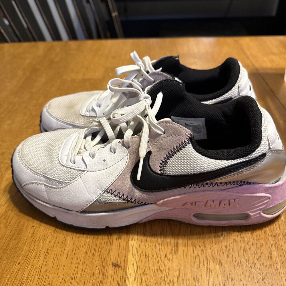 Nike Air Max Men’s Low Top Lace Up Sneakers White Gray Pink Black
